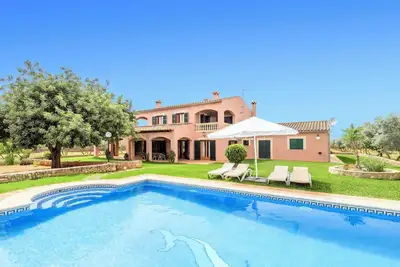 Finca \"Casa Campillos\" près d'un terrain de golf avec piscine, Wi-Fi, A/C, terrasse et jardin