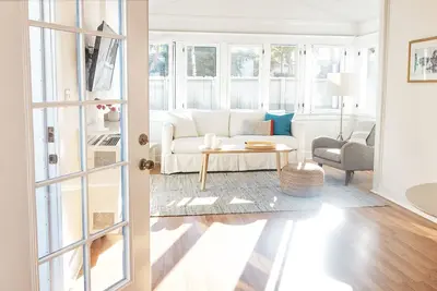 Image de Bright Beach Bungalow \"Home and Work Oasis\", Abbot Kinney + Venice Beach