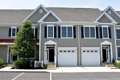 Image de **Book Now - Price Lowered For 2025! ** Wonderfully Appointed Townhome Minutes From Both Historic Lewes and Rehoboth Beach