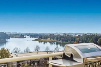Image de 2-Bed Unit with Balcony, Bbq & Stunning Lake Views