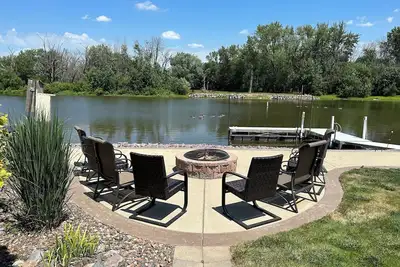 Image de Waterfront Getaway: Kayaks, fishing, game room, fire pit, gathering room…