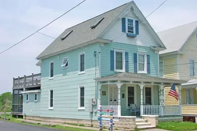 Image de Sailer Moon- 4 Br | Walk to Town | Sunset Views