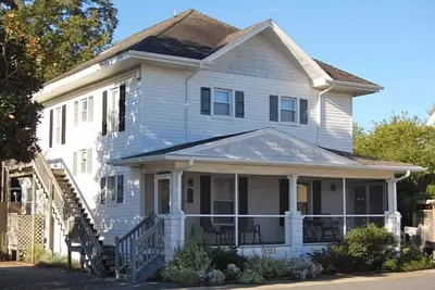 Image de Sailer’s Rest- 4br | Quiet Street | Walk to Town