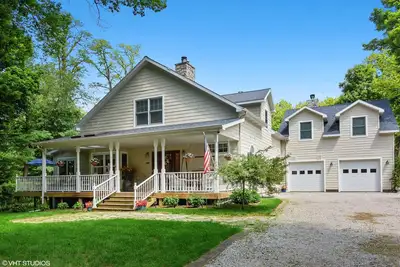 Image de Charming Lake Michigan Getaway w/Private Beach Access and large yard
