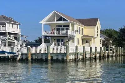 Image de Sea Casa- Waterfront w/ Deep Water Dock & Fire Pit