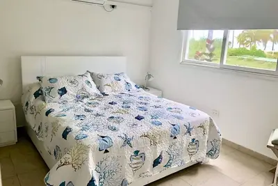 Apto de 2 habitaciones con piscina y vista al mar!