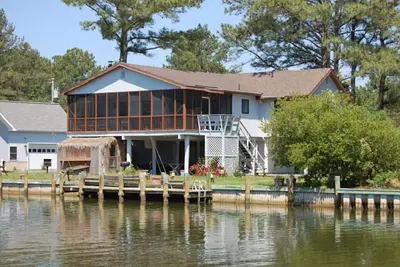 Image de Tiki Time- Canalfront w/ Boat Dock & Tiki Bar