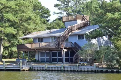 Image de Topaz- Canalfront with Boat Dock