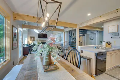 Image de Serene Hideaway with Views, 1 Mi to Hike & Ski!