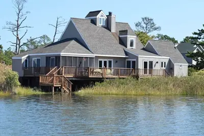 Image de Windrush- 3br Waterfront | Screened Porch | Sunsets