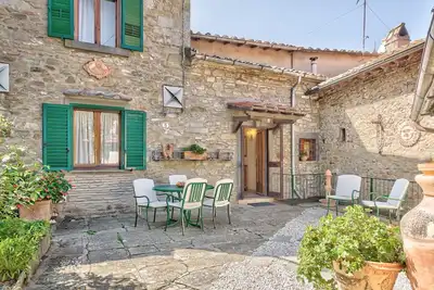 Image de Casa Bacco - private house with a remarkable garden in the centre of Cortona