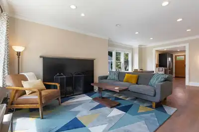 Bright & Modern Cottage in Ballard |Fenced Yard, Deck, Walk to Local Restaurants-10 Min to Downtown
