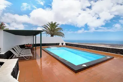 Image de Appartement de vacances \"La Vega de Lanzarote 3\" avec vue sur la mer, piscine et Wi-Fi