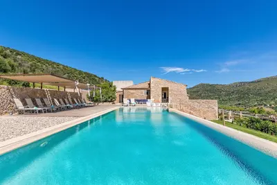 Image de Maison Ses Voltes avec vue sur les montagnes, Wi-Fi, climatisation, piscine, jardin et terrasse