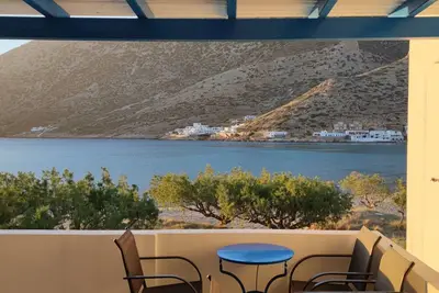 Image de Μοναδική εξοχική κατοικία στην παραλία των Καμαρών