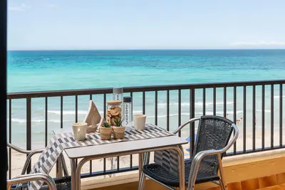 Sunset Apartment Sol y Mar - Frontline beach flat with Air Conditioning