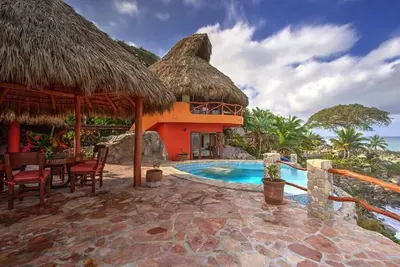Image de Casa Paraiso, Ocean-front Getaway in a private magical community