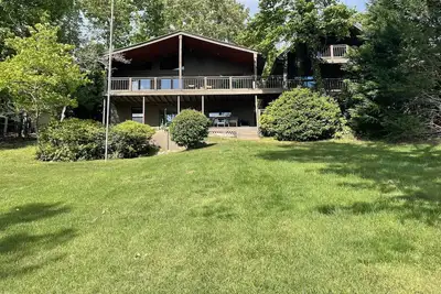 Image de New! Sunset Cove - Lake Lanier - Cozy Cottage, Amazing Views, Deep Water Dock