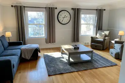Image de Updated charming 2nd unit city place with Big yard