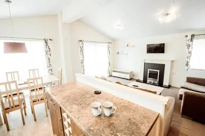 Image de Superior Lodge - L5 - a superior lodge 2 that sleeps 6 guests in 3 bedrooms