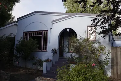 Image de Belle Craftsman Dans Charme North Berkeley Restaurant \/ Quartier commerçant