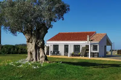 Image de Large 3 Bedroom Farmhouse With Private Jacuzzi 5 Minutes From Zambujeira do Mar