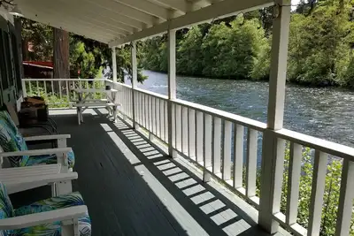 Image de River House on the McKenzie