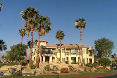 Image de Book early to lock in your accomodatioins for the Coachella Festival 2022