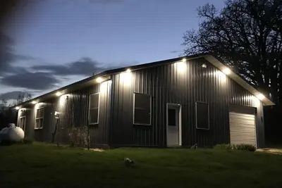 Image de The \"Shouse\"- Take the road less traveled- for fun & relaxation in the country
