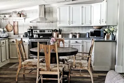 Image de Fiddlehead Loft🌿 Peaceful & charming space 1. 4 miles from  I-81, Exit 29.