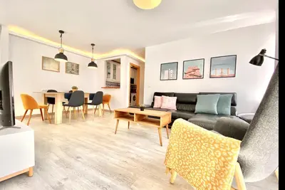 Image de Charmante Puerta del Sol Iii - Duplex avec 3 chambres, 2 salles de bains.