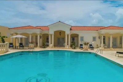 Image de New Premium Luxury 2br 3ba Pool House
