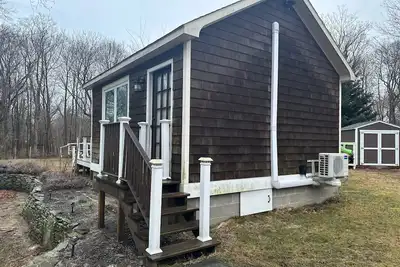 Image de Northfork Ranch Style Cottage walking distance to beach & Wineries