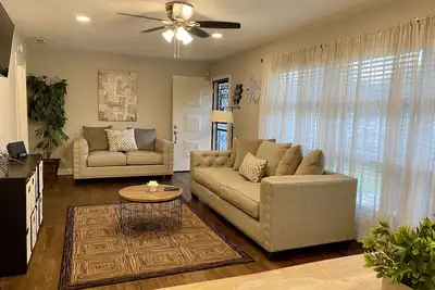 Image de Luxury 3 Br/1 Ba Home 3 Minutes to Downtown Murfreesboro & 5 Minutes to Mtsu