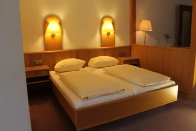 Image de Six-bed room with shower/Wc