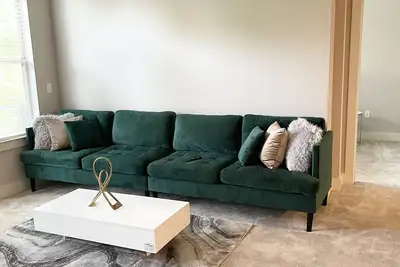 Image de Rooftop Views! Relax in our stylish and bring apartment in Atlanta