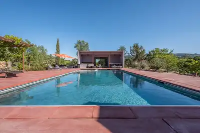 Image de Vineyard Barndo- 4 beds, Pool, Tennis Court, Pond, Giant Chess & Chickens.