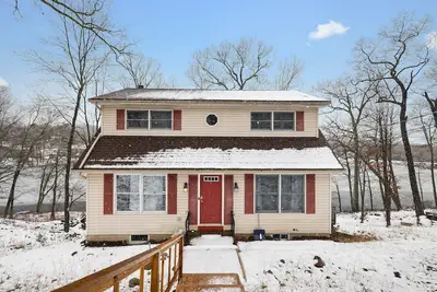Image de Lake Front Home in Saw Creek, Bushkill