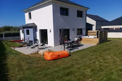 Image de Villa recente avec spa à 250 m d une magnifique plage