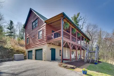 Image de Raven's Roost - Awesome Mountain Cabin!