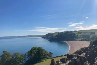 Image de Croak Cottage, backing on to Frogmore Creek, part of the Salcombe Estuary