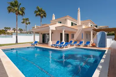 Image de Minerva - Piscine privée, Bbq, Wi/Fi, près de la plage de São Rafael