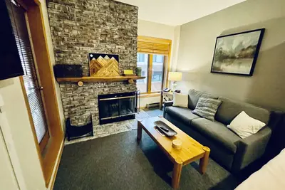 Image de Ski-In/Out Charming studio condo steps to lift in the heart of Purgatory Resort!