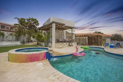 Image de Peaceful 5br Villa w/ Amazing Views & Private Pool