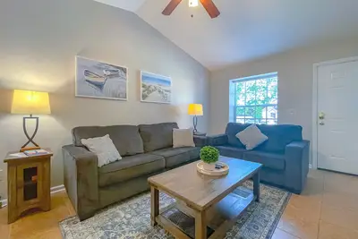 Image de Luminous & Pristine, Spacious and Serene!