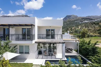 Image de Modern brand new villa w/ Private Pool, Bbq facilities & 200m from the beach