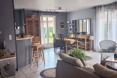 Villa T3 Ares sur terrain arboré 500 m2 proche plage du Bassin d Arcachon (2km)