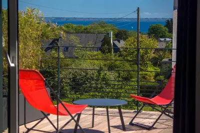 Image de Maison vue mer entre plage et village