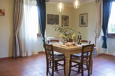 Image de Cipresso, appartement coloré et dynamique à quelques minutes du Spa