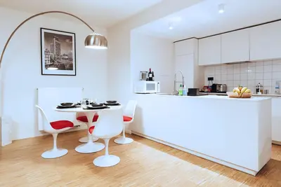 Image de R213 - Urban Skyline Escape w/ Lovely Terrace